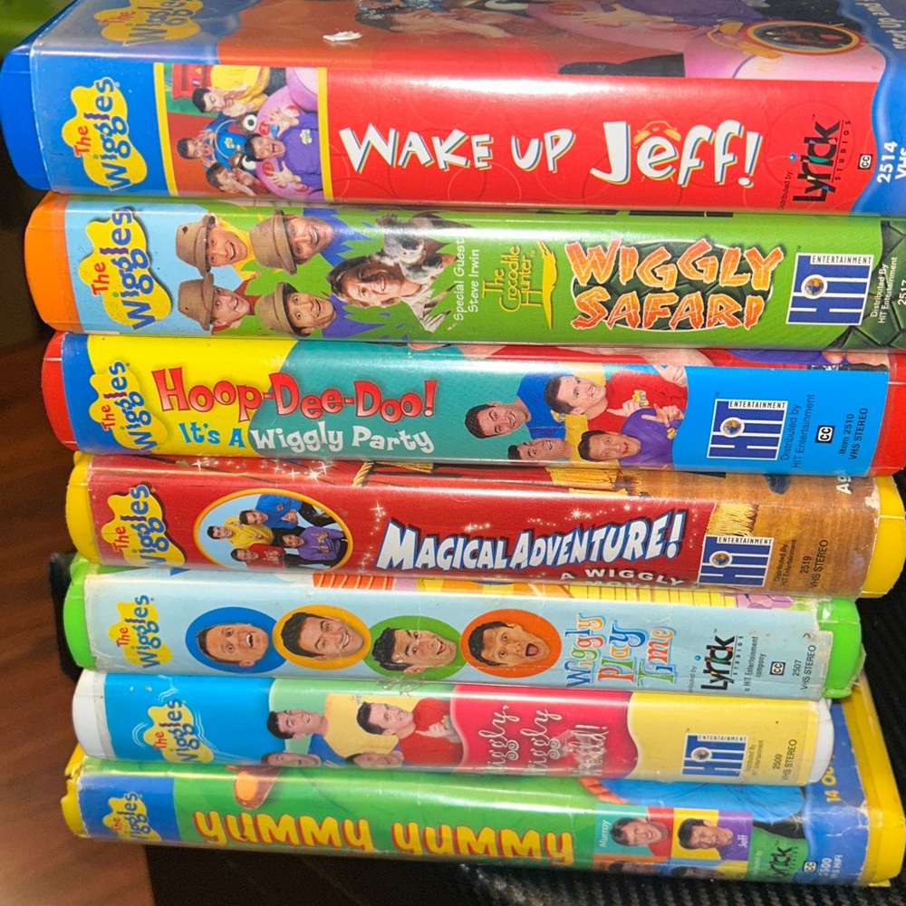 VTG 90’s Y2K The Wiggles VHS Clamshell Lot of 7 Collectibles